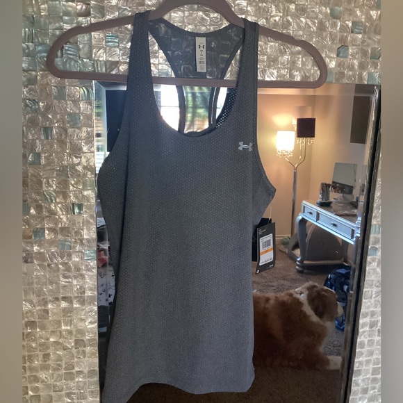 Under Armour Tops - Under Armour tank